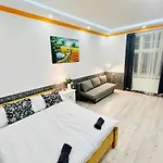 Modern Spacious Apartment In Center Prague